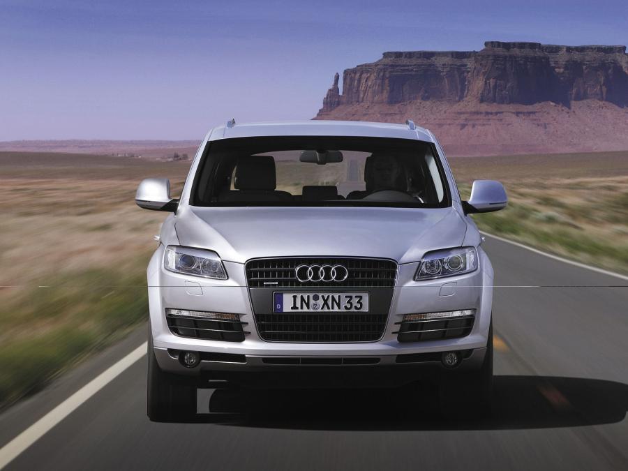  Audi Q7 4.2 Quattro (4L) 2005 года  (фото 22 из 30)